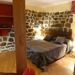 D'hotes Et Du Tapissier 4*