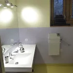 D'hotes Et Du Tapissier 4*