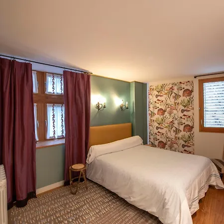 D'hotes Et Du Tapissier Guest house