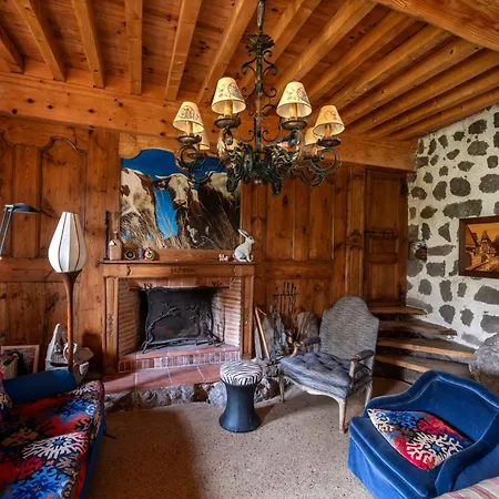 Gasthuis D'hotes Et Du Tapissier Polignac (Haute-Loire)