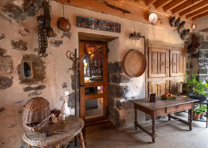 D'hotes Et Du Tapissier Polignac (Haute-Loire)